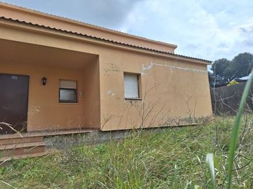 House with garden for sale in Carrer Cornella