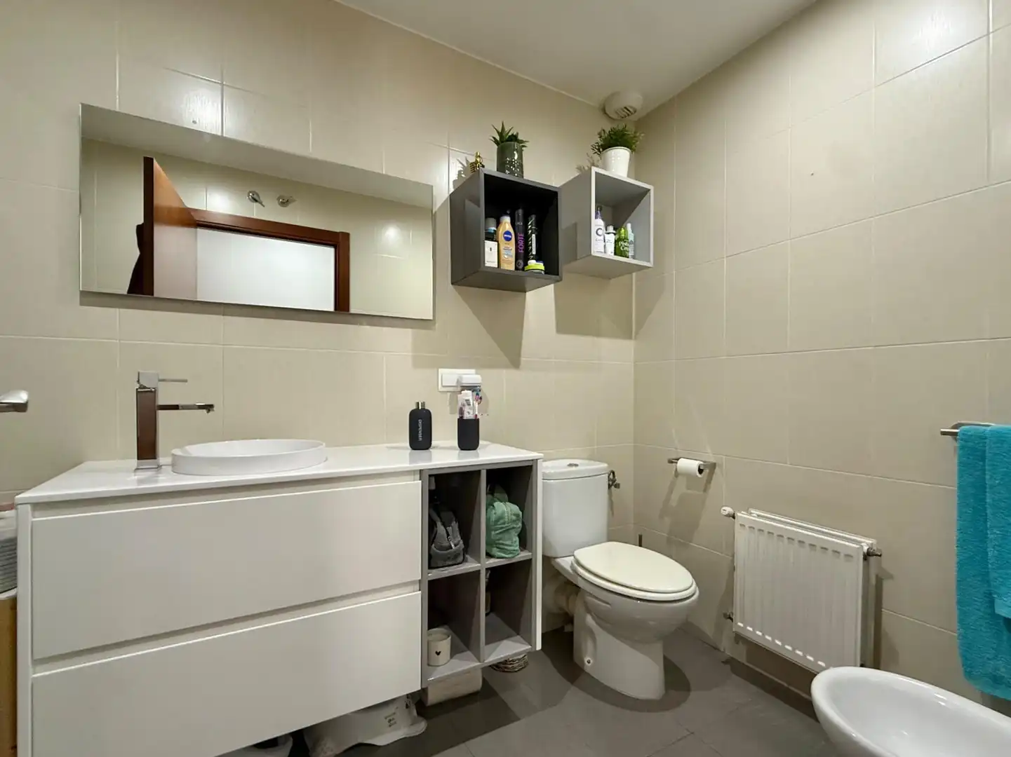 Bathroom of Flat for sale in Tudela  with Air Conditioner, Heating and Parquet flooring