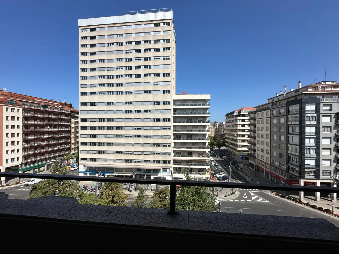 Vista exterior de Piso en venta en  Logroño con Calefacción, Parquet y Terraza