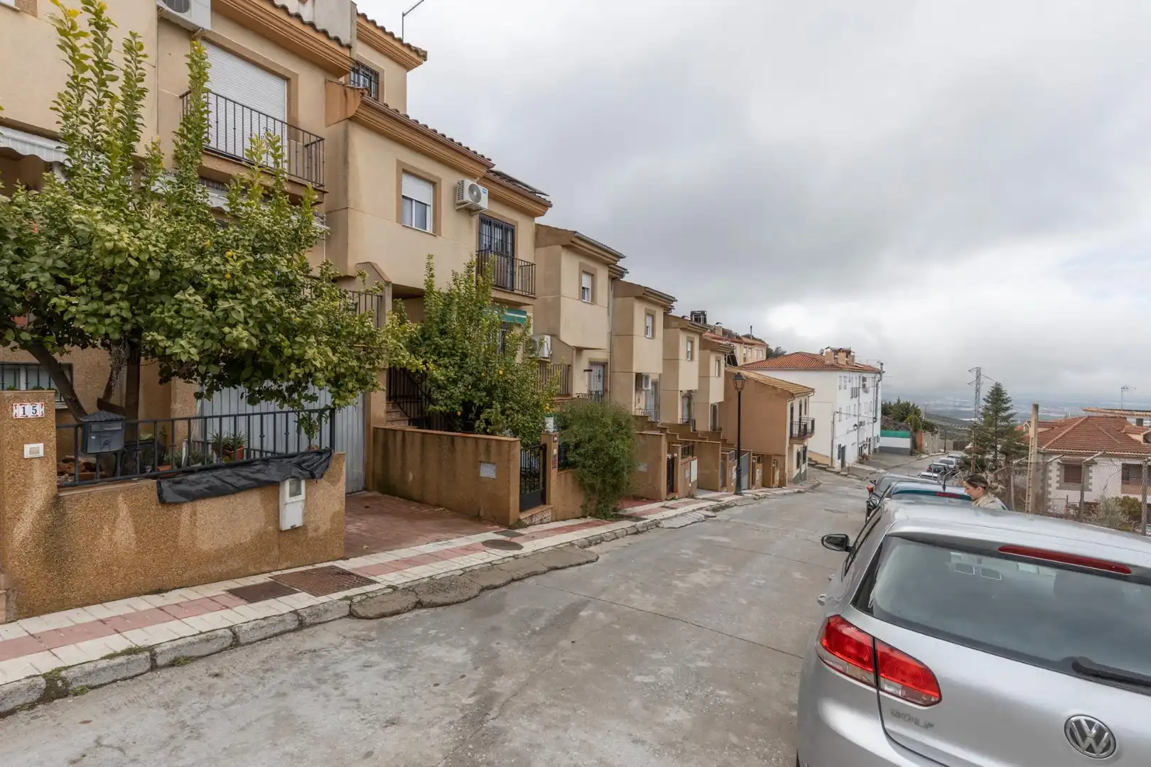 Vista exterior de Casa adosada en venta en Güevéjar con Calefacción, Amueblado y Balcón