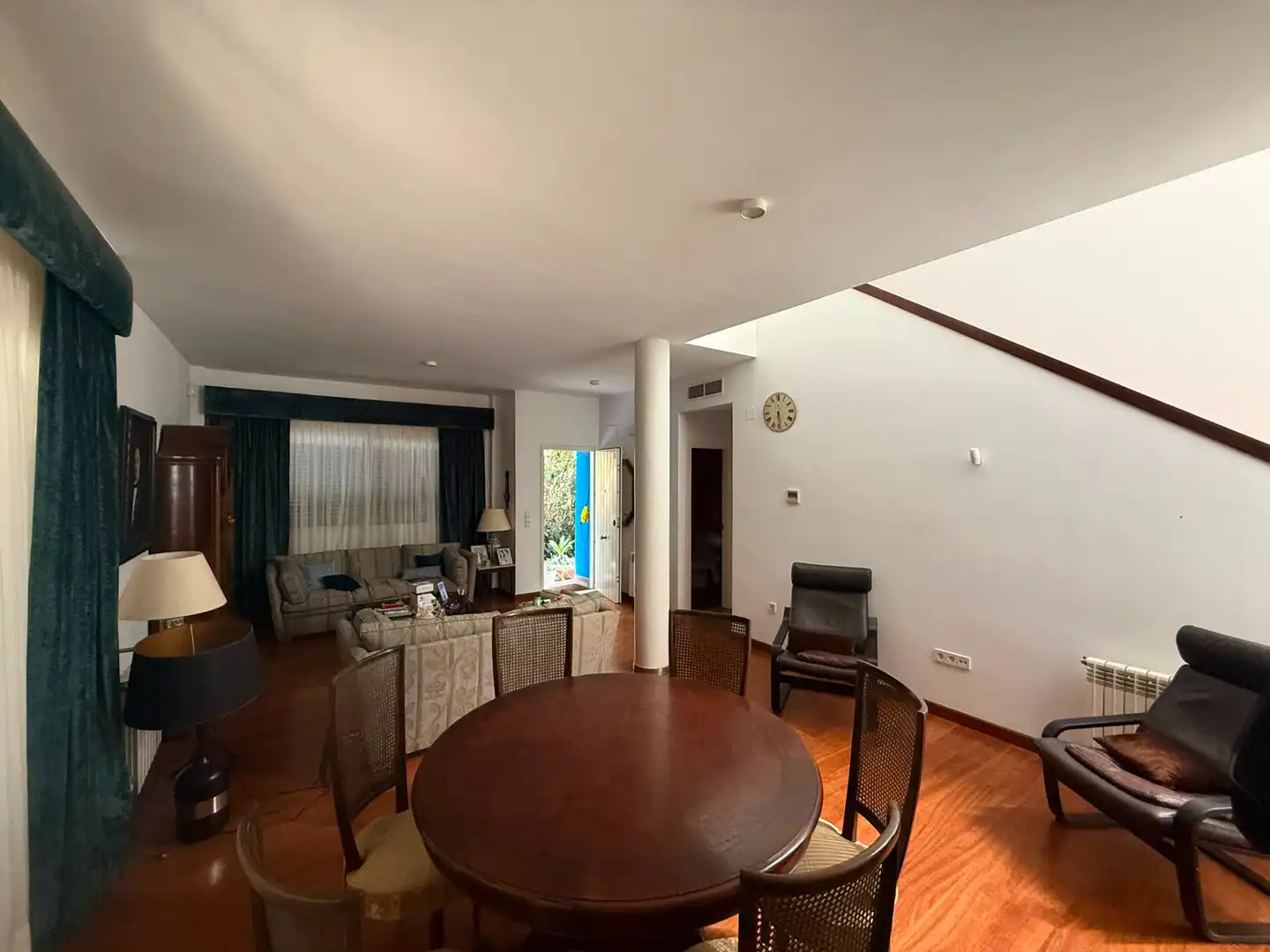 Sala de estar de Casa o chalet en venta en Espartinas con Aire acondicionado y Jardín privado
