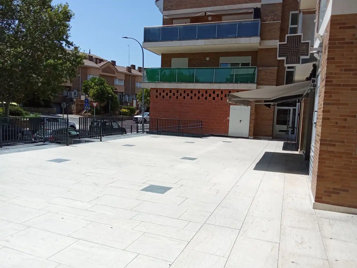 Local comercial de lloguer a Julian Berrendero 14