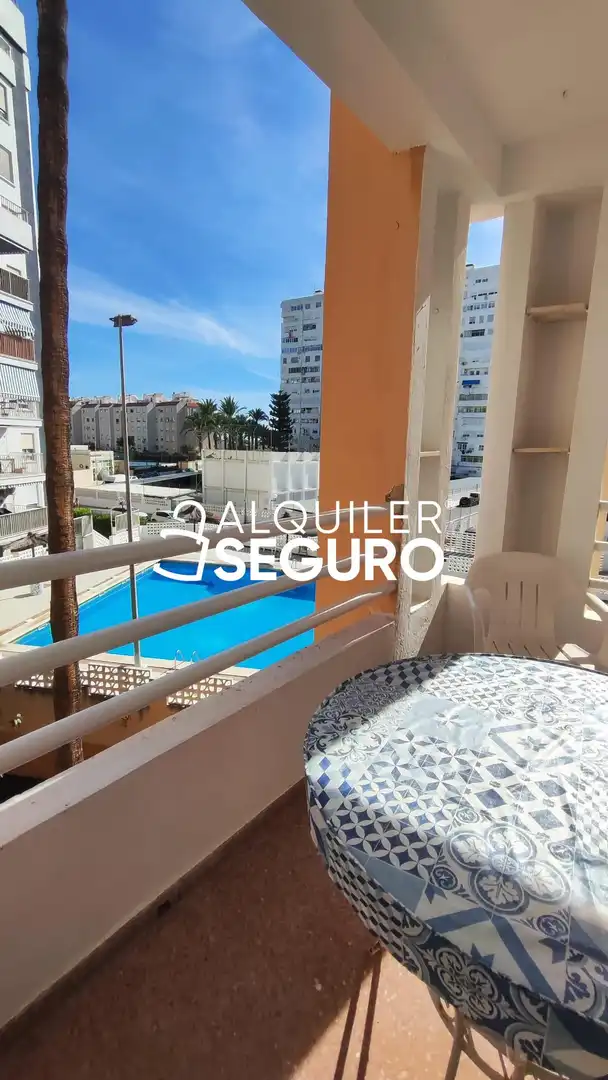 Piso con piscina en alquiler en Constitución