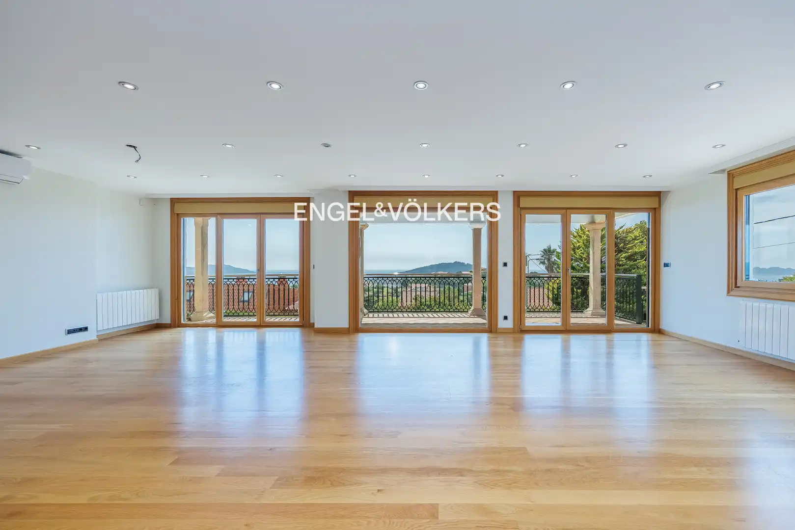 Sala de estar de Casa o chalet en venta en Nigrán con Calefacción, Jardín privado y Piscina