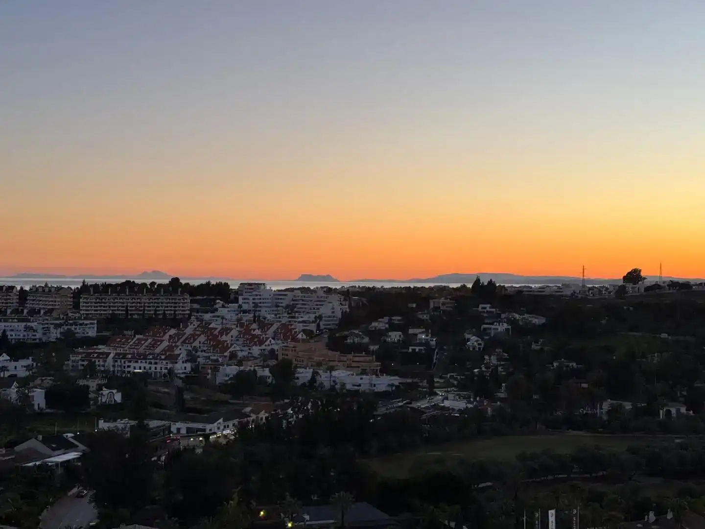 Außenansicht von Wohnung zur Miete in Marbella mit Klimaanlage, Schwimmbad und Möbliert