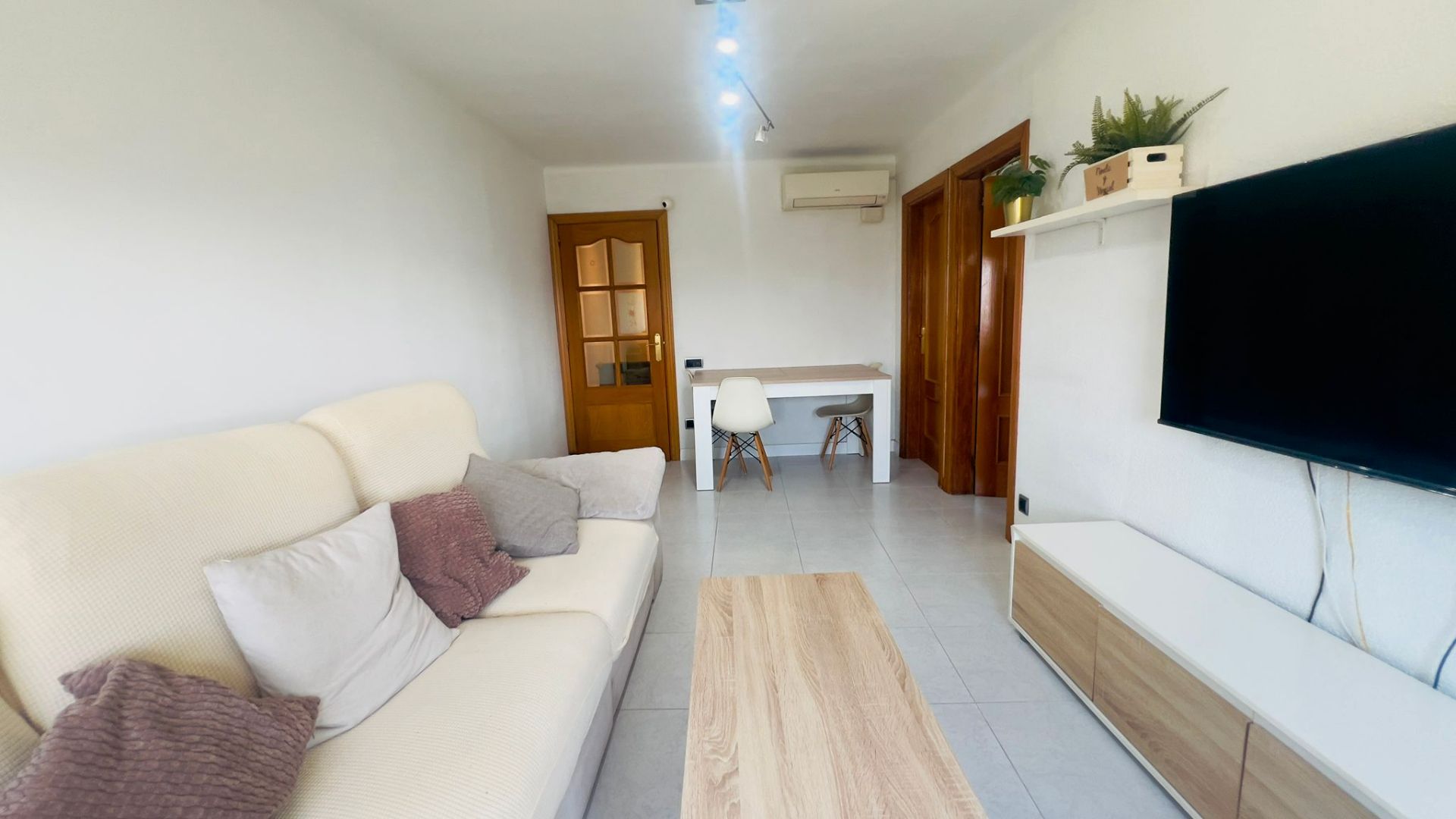 Living room of Attic for sale in Santa Coloma de Gramenet  with Air Conditioner and Heating