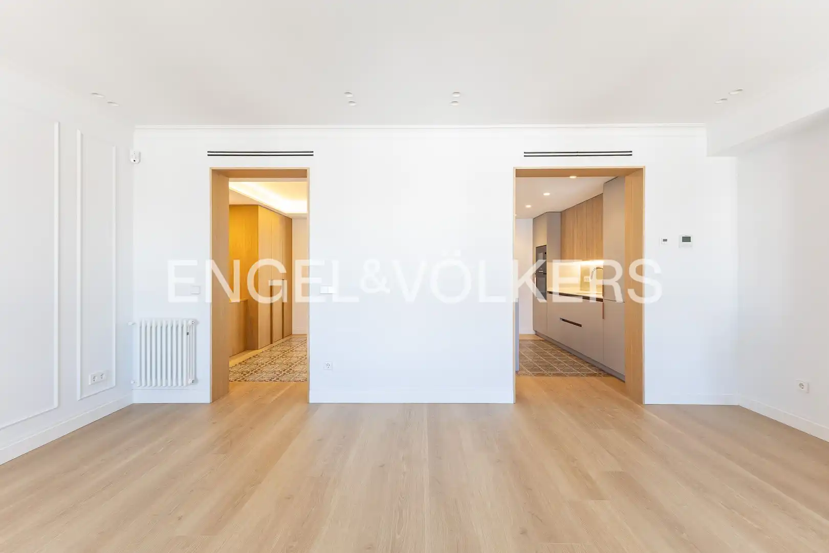 Flat for sale in Madrid  with Air Conditioner, Heating and Storage room