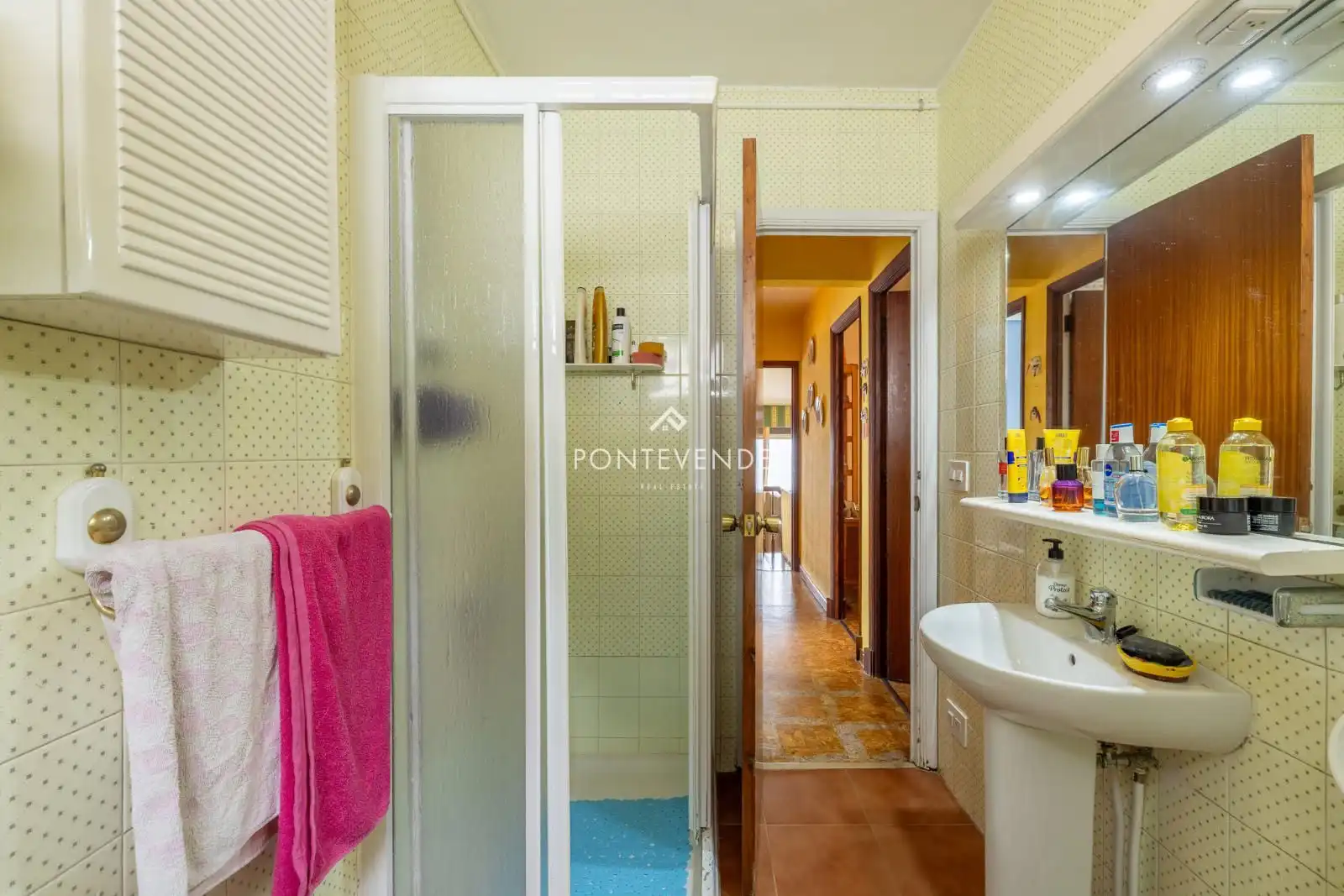 Bathroom of Houses for sale in Vigo   with Private garden, Terrace and Furnished