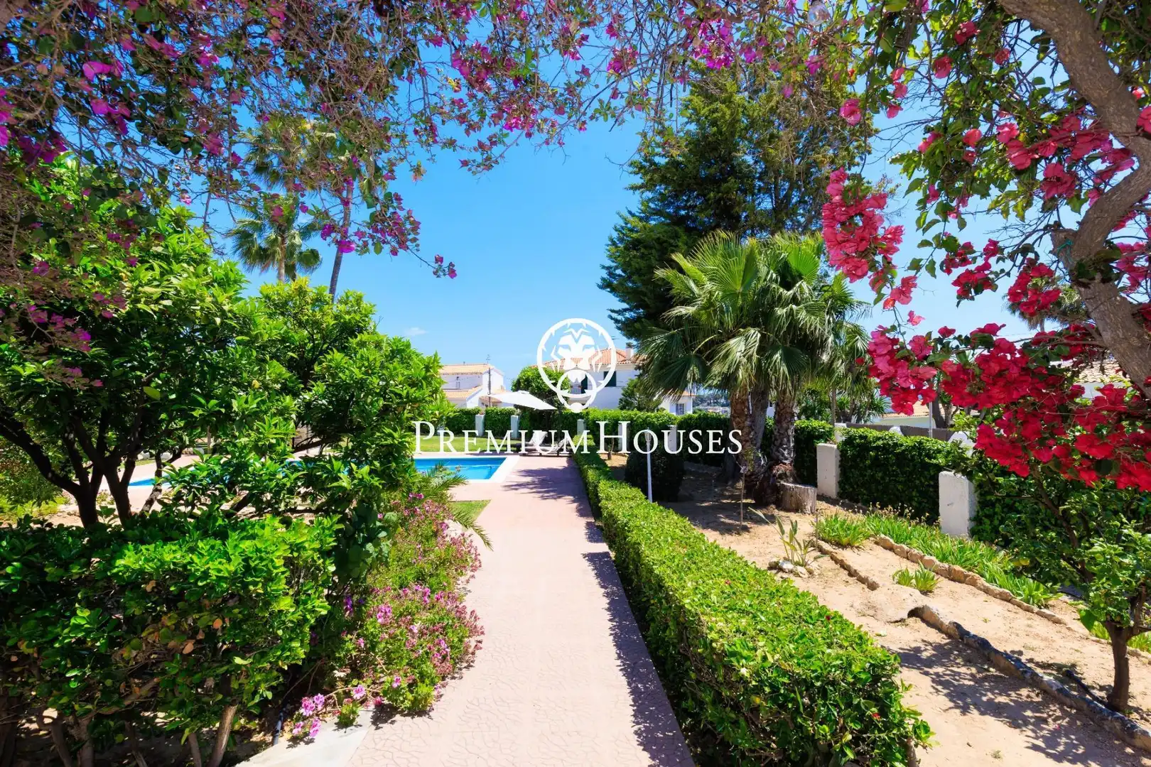 Vista exterior de Casa o chalet de alquiler en Cunit con Aire acondicionado, Calefacción y Jardín privado