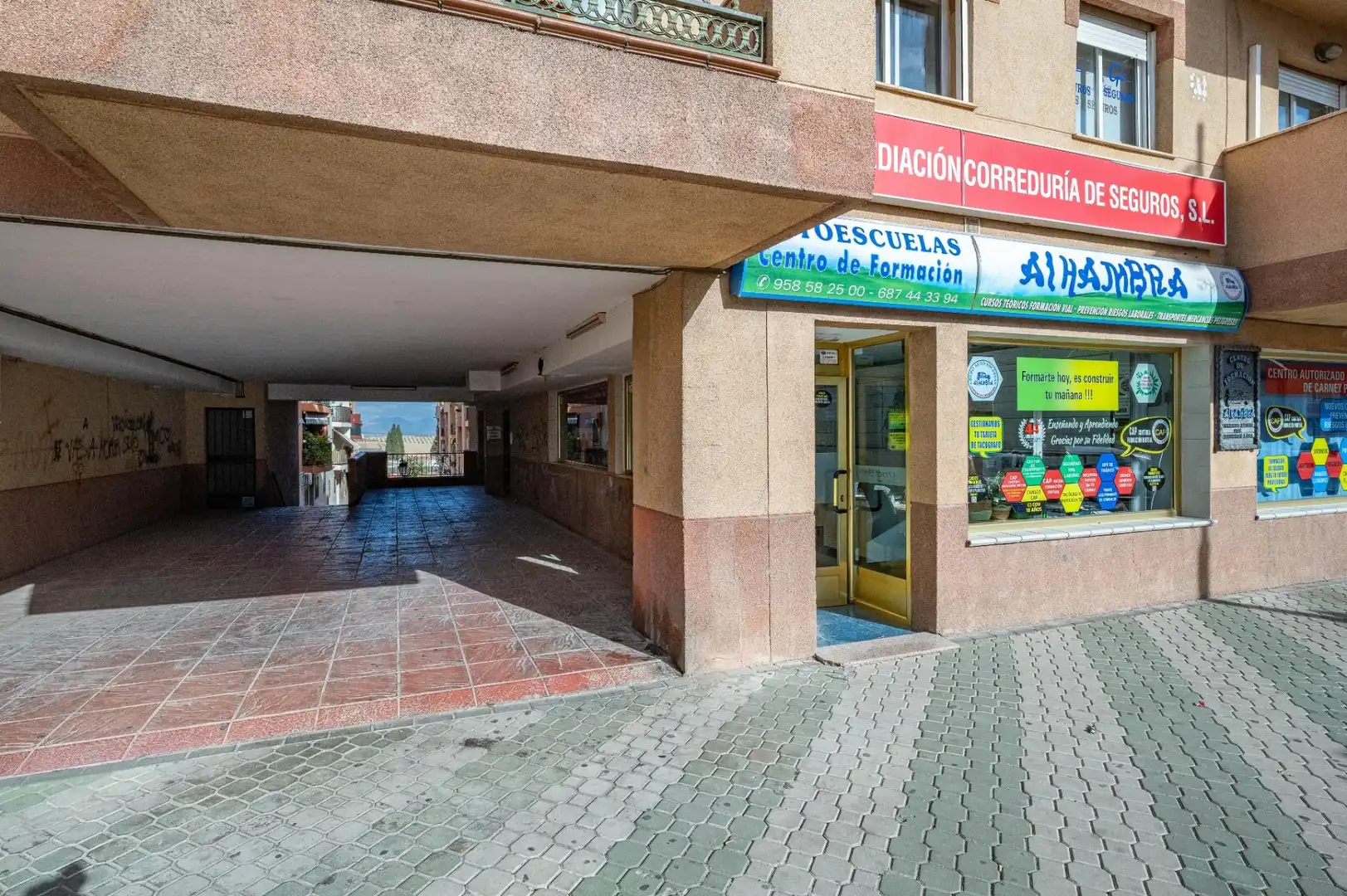 Commercial properties for sale in Las Gabias  with Air Conditioner, Heating and Furnished