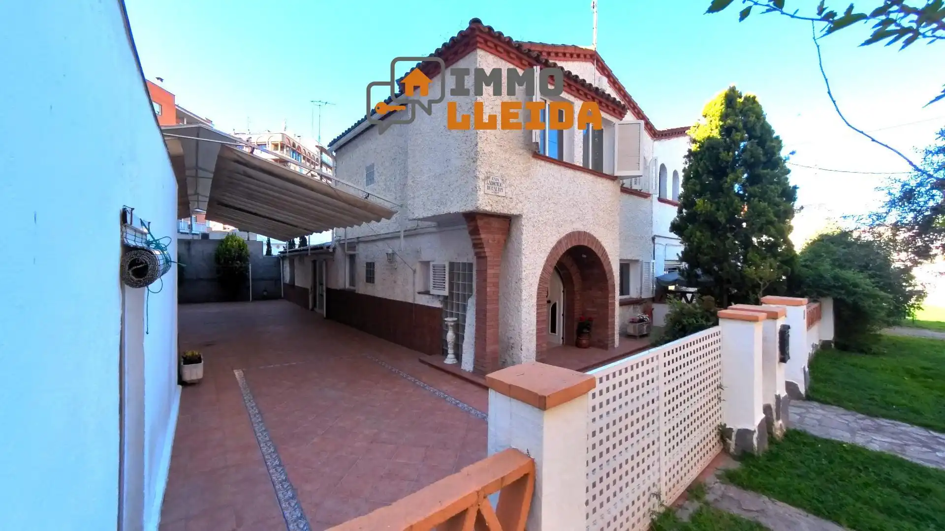 Vista exterior de Casa adosada en venta en Balaguer con Calefacción y Terraza