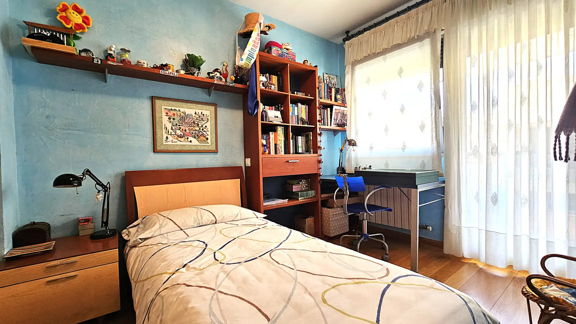 Habitación de Casa adosada en venta en Zaragoza con Aire acondicionado, Calefacción y Jardín privado