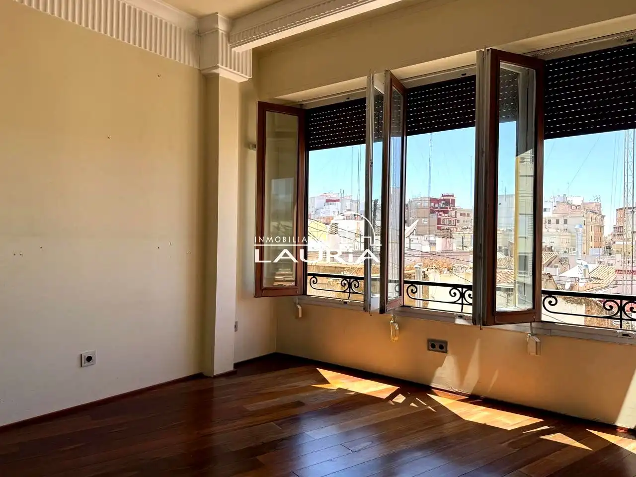 Wohnung zur Miete in calle de Sant Vicent Màrtir, El Mercat