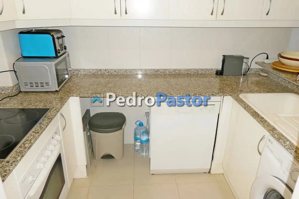 Cocina de Apartamento en venta en Dénia con Aire acondicionado, Calefacción y Jardín privado
