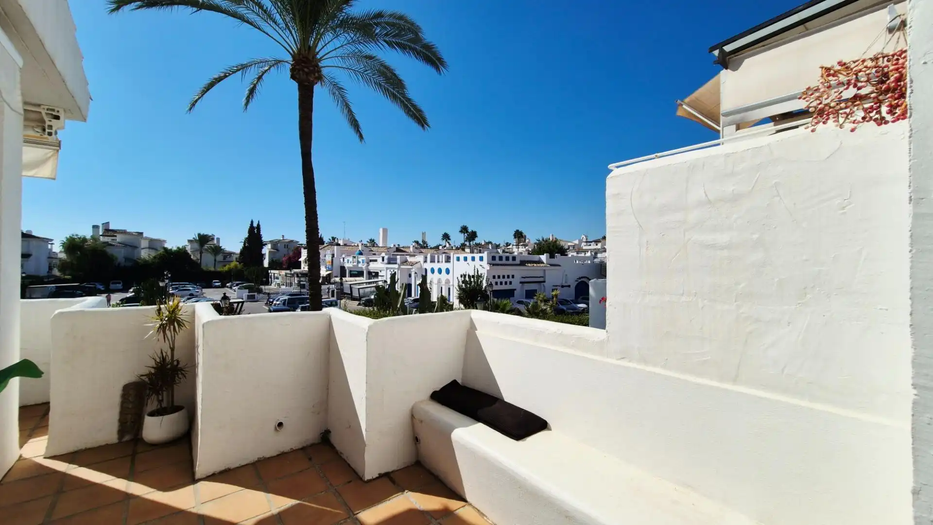 Vista exterior de Apartament en venda en Nueva Andalucía