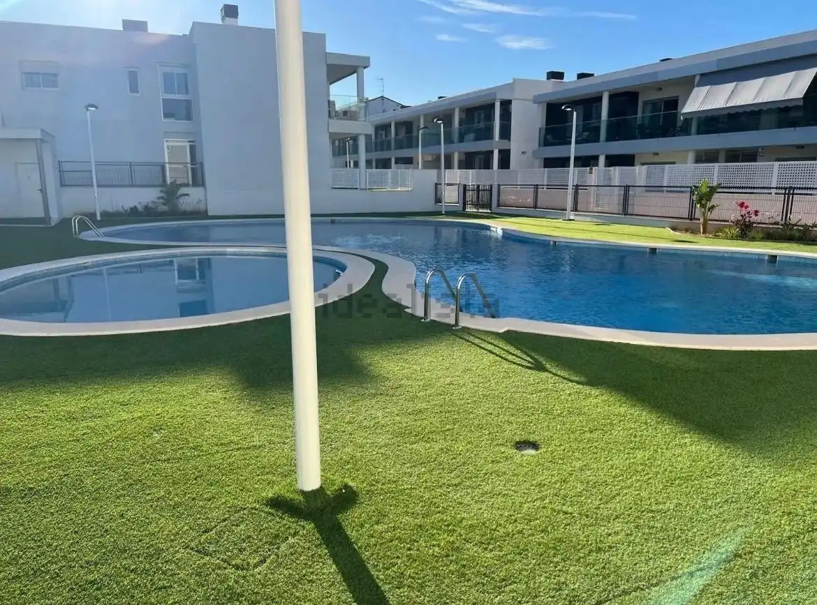 Piscina de Casa adosada en venda en Cabanes amb Aire condicionat, Calefacció i Jardí privat