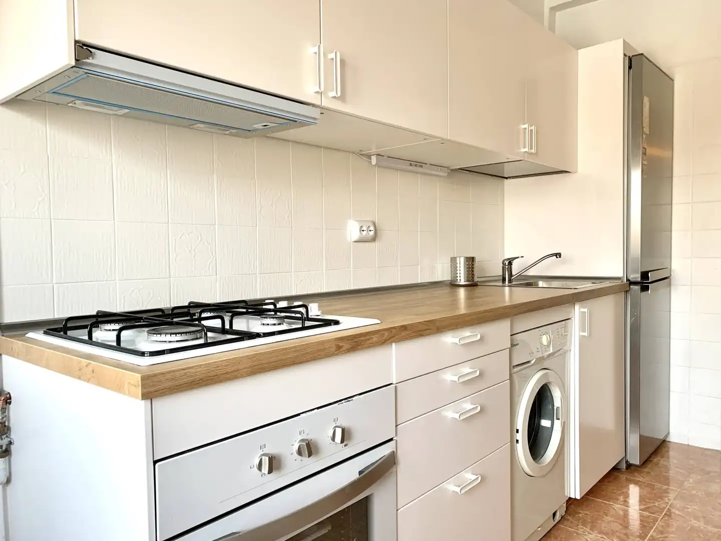 Kitchen of Flat for rent in Madrid  with Heating, Parquet flooring and Terrace