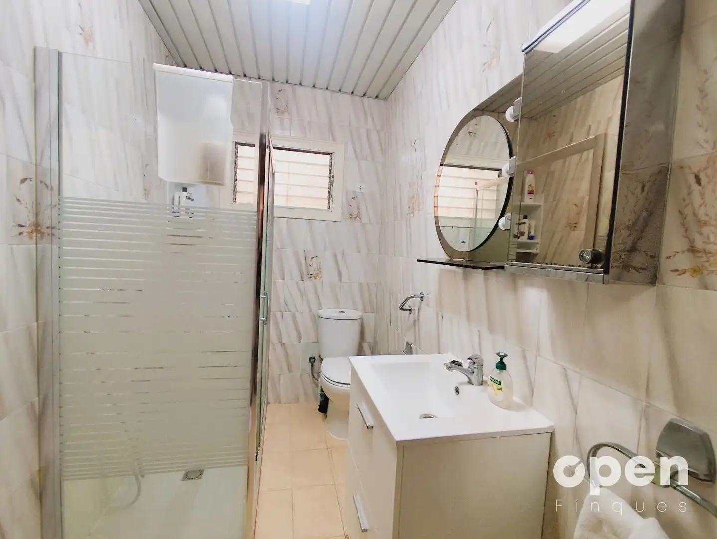 Bathroom of Flat for sale in Terrassa  with Heating and Terrace