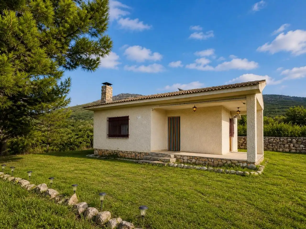 Vista exterior de Casa o chalet en venta en Berzosa del Lozoya con Calefacción, Jardín privado y Terraza