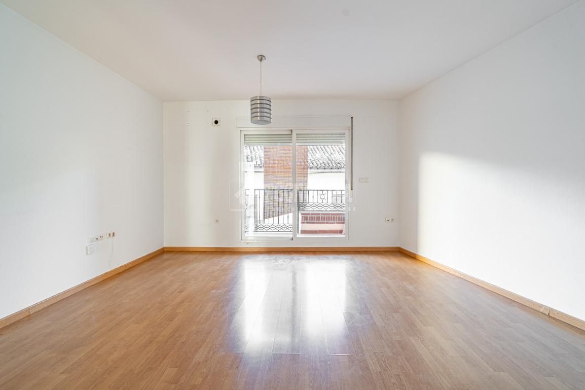 Dormitori de Pis en venda en Peligros amb Terrassa