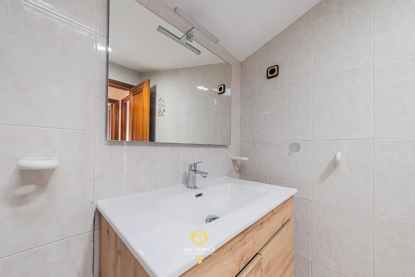 Bathroom of Attic for sale in San Fernando de Henares  with Air Conditioner, Heating and Terrace