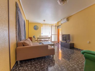Appartamento con balcone in vendita a Calle HORACIO FDEZ IGUANZO