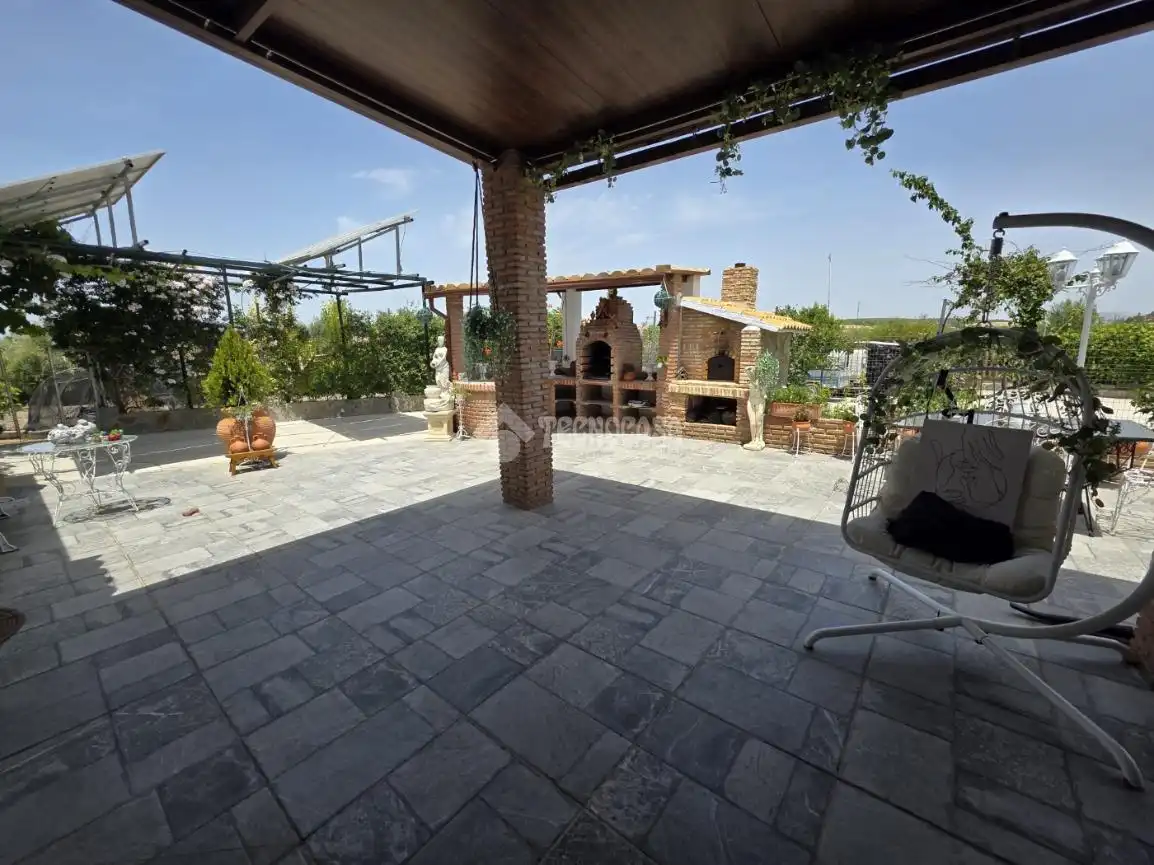 Terrassa de Finca rústica en venda en Linares amb Aire condicionat, Traster i Piscina