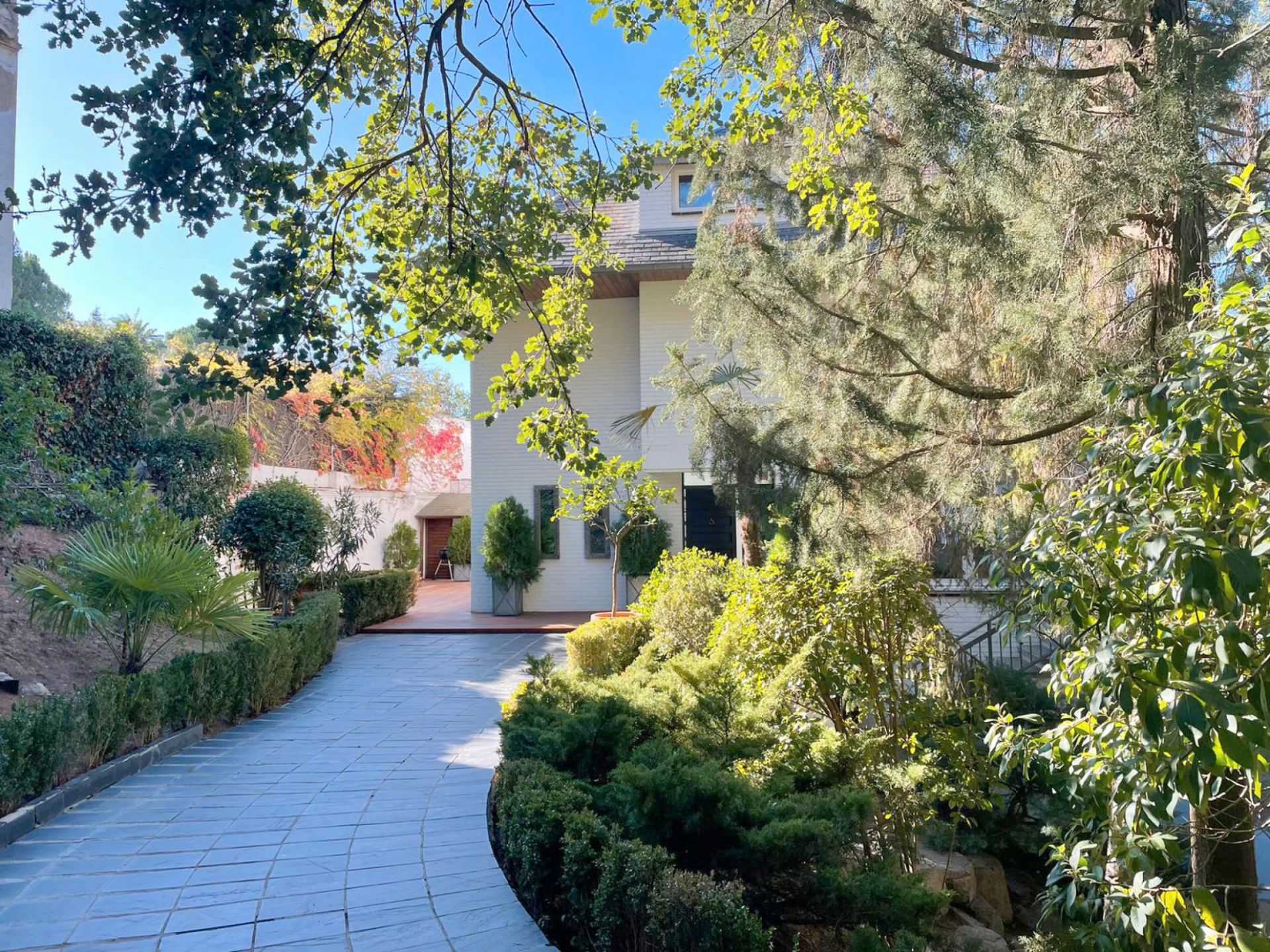 Vista exterior de Casa o chalet de alquiler en Sant Cugat del Vallès con Aire acondicionado, Calefacción y Jardín privado