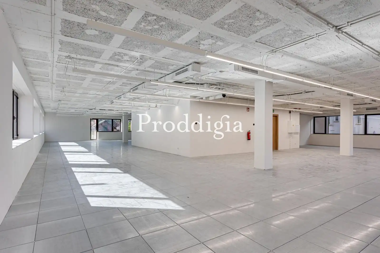 Büro zur Miete in Barcelona mit Klimaanlage und Terrasse