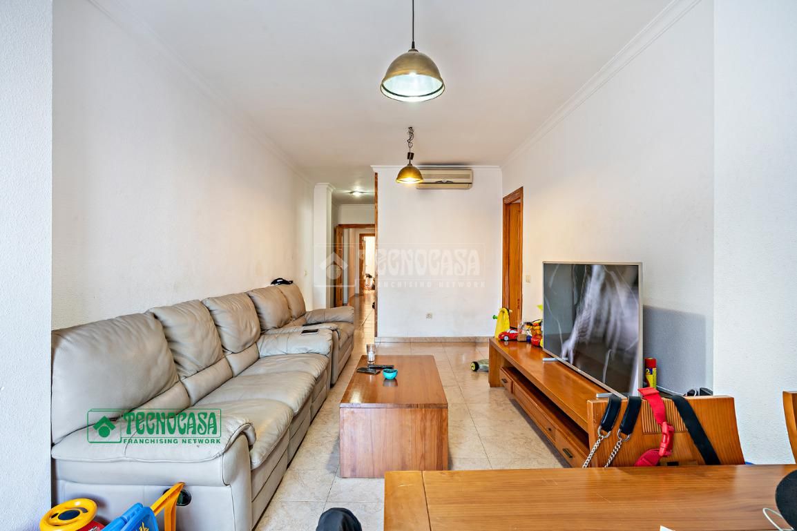 Sala d'estar de Àtic en venda en Roquetas de Mar amb Aire condicionat i Terrassa