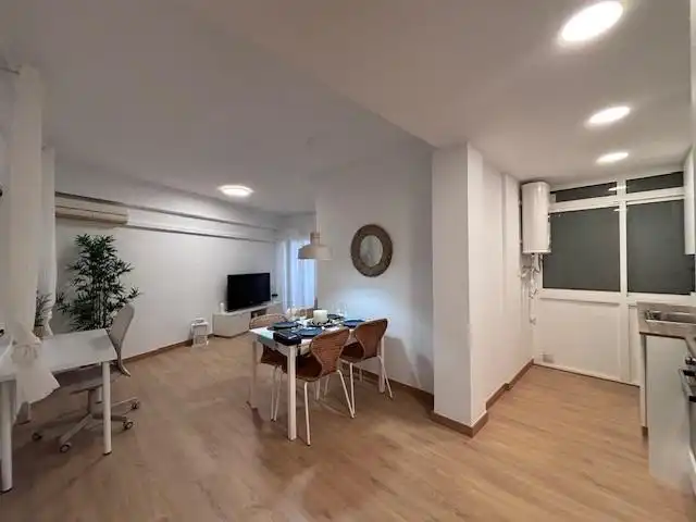 Piso en venta en Avenida Gran Via de les Corts Catalanes, Hostafrancs