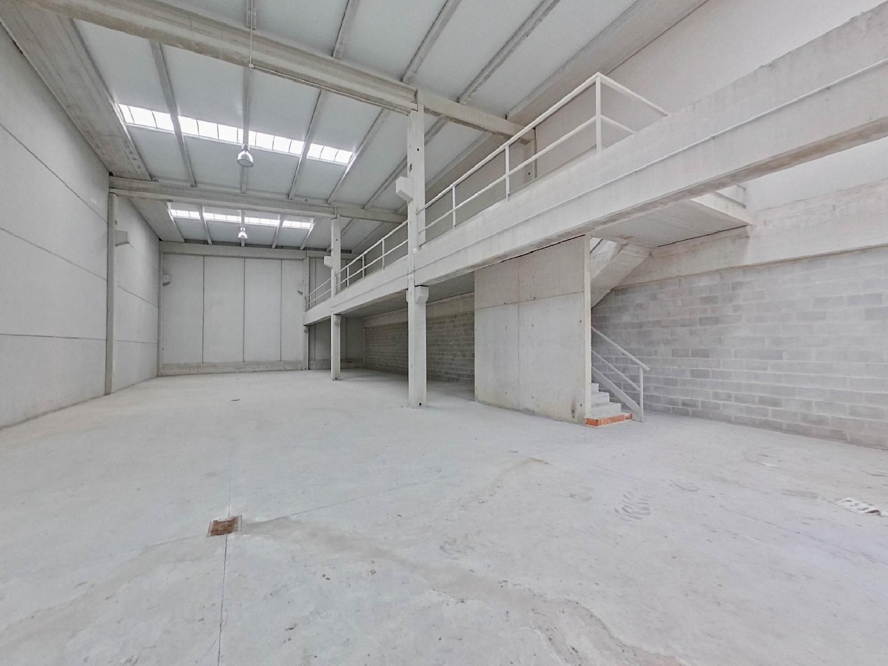Nau industrial en venda a Sariego