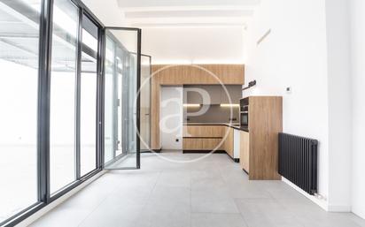 Kitchen of Flat for sale in  Barcelona Capital  with Air Conditioner, Heating and Private garden