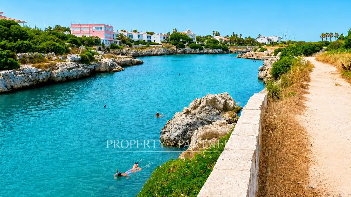 Vista exterior de Apartament en venda en Ciutadella de Menorca amb Aire condicionat, Calefacció i Jardí privat