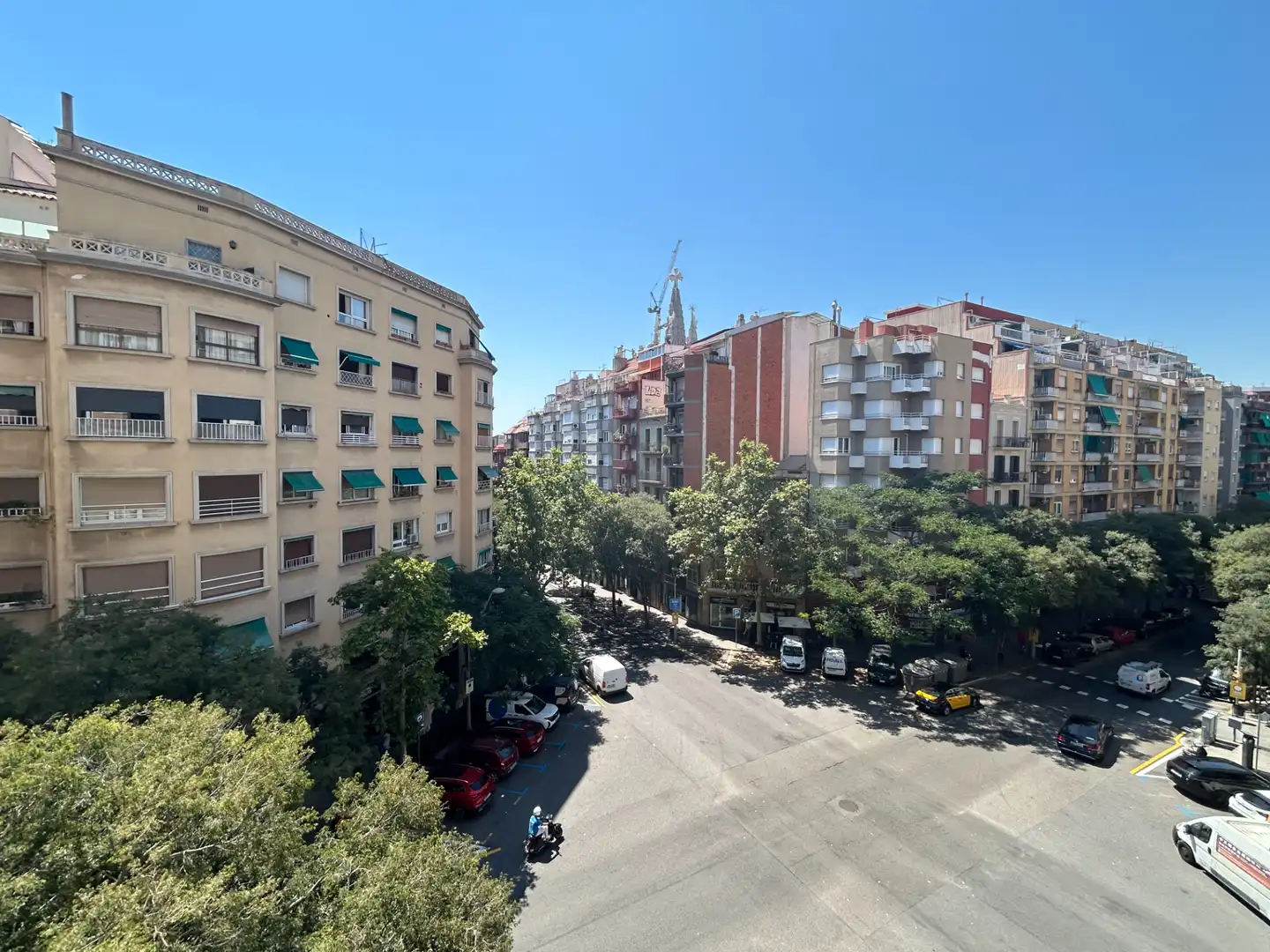 Vista exterior de Piso en venta en Barcelona con Aire acondicionado, Calefacción y Amueblado