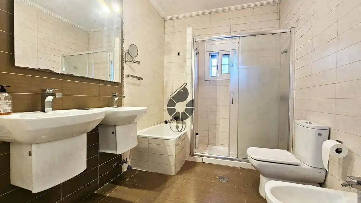 Baño de Finca rústica en venta en Almensilla con Aire acondicionado, Jardín privado y Piscina