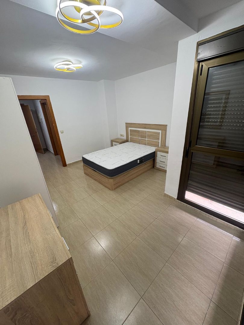 Habitación de Piso de alquiler en  Melilla Capital con Amueblado