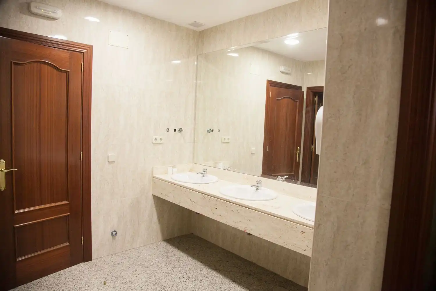 Baño de Edificio en venta en Villalbilla