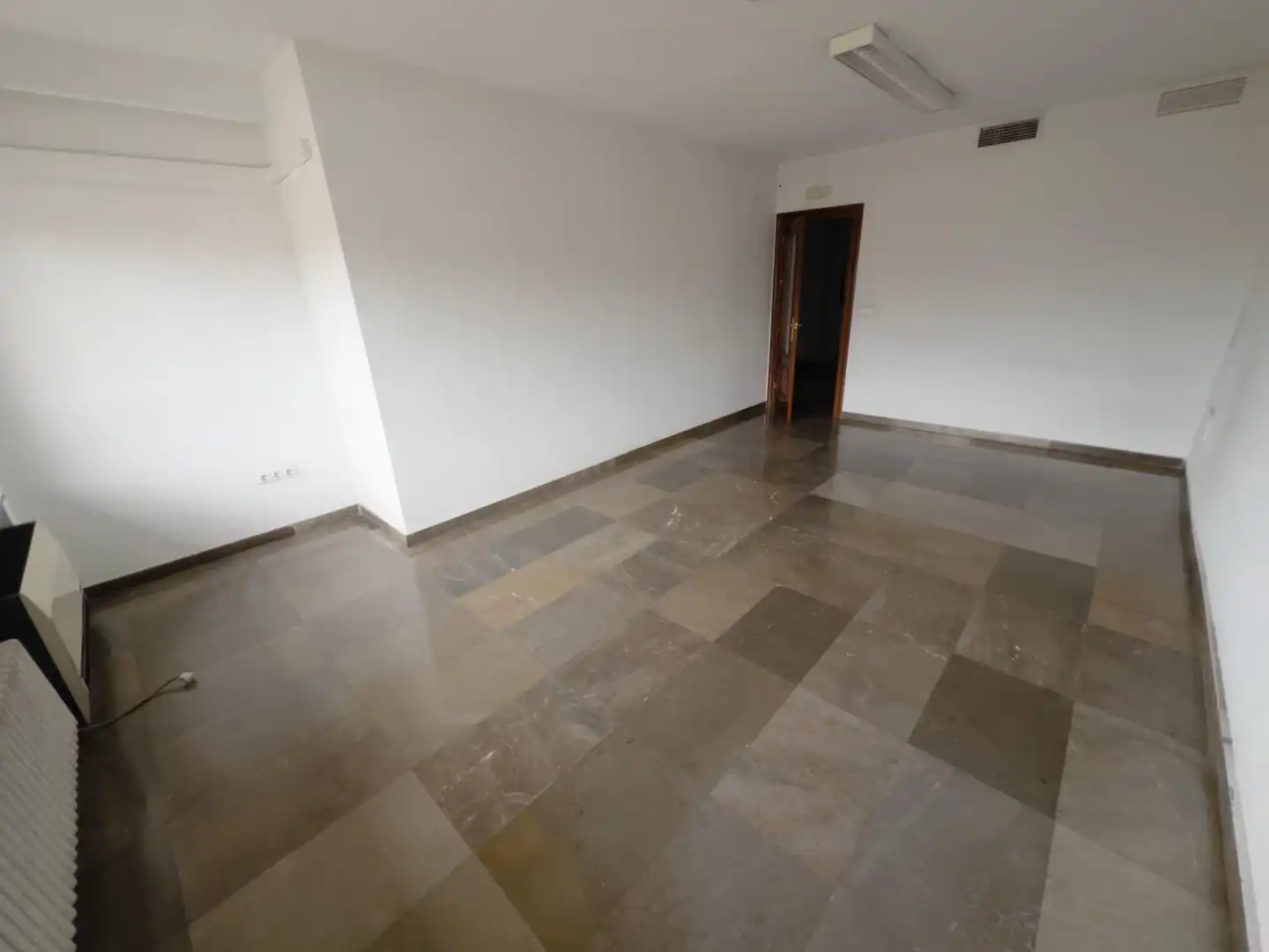Wohnung zum Verkauf in Córdoba mit Klimaanlage und Terrasse