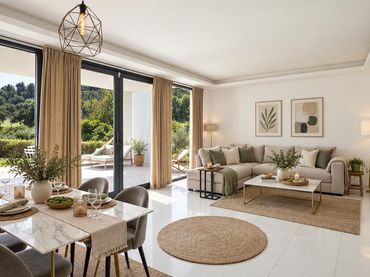 Erdgeschosswohnung mit Pool zur Miete in Benahavís pueblo