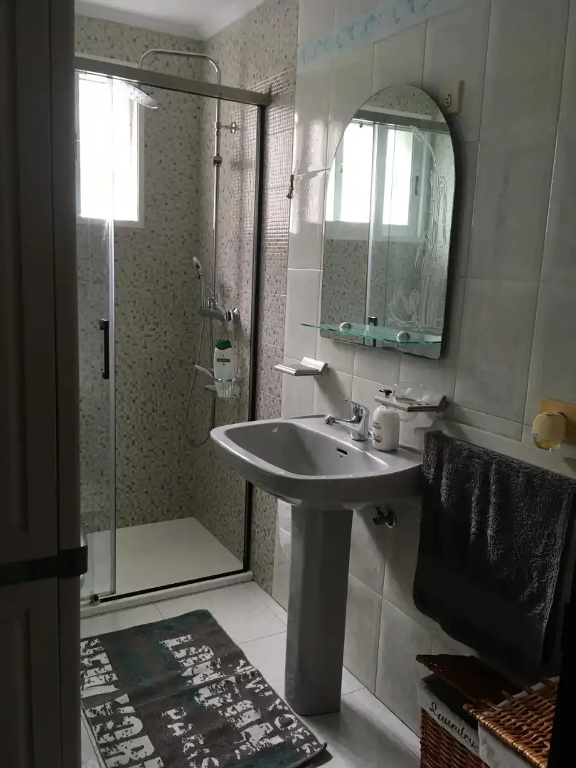 Bany de Àtic de lloguer en Ribeira amb Calefacció, Parquet i Moblat