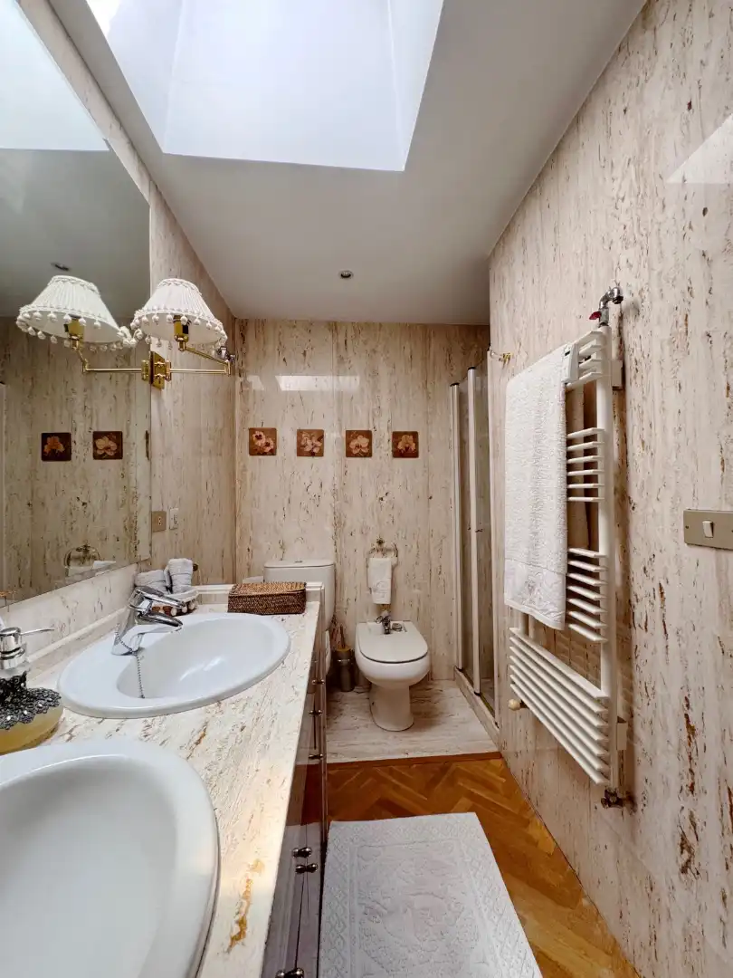 Baño de Apartamento en venta en Cáceres con Aire acondicionado, Calefacción y Terraza