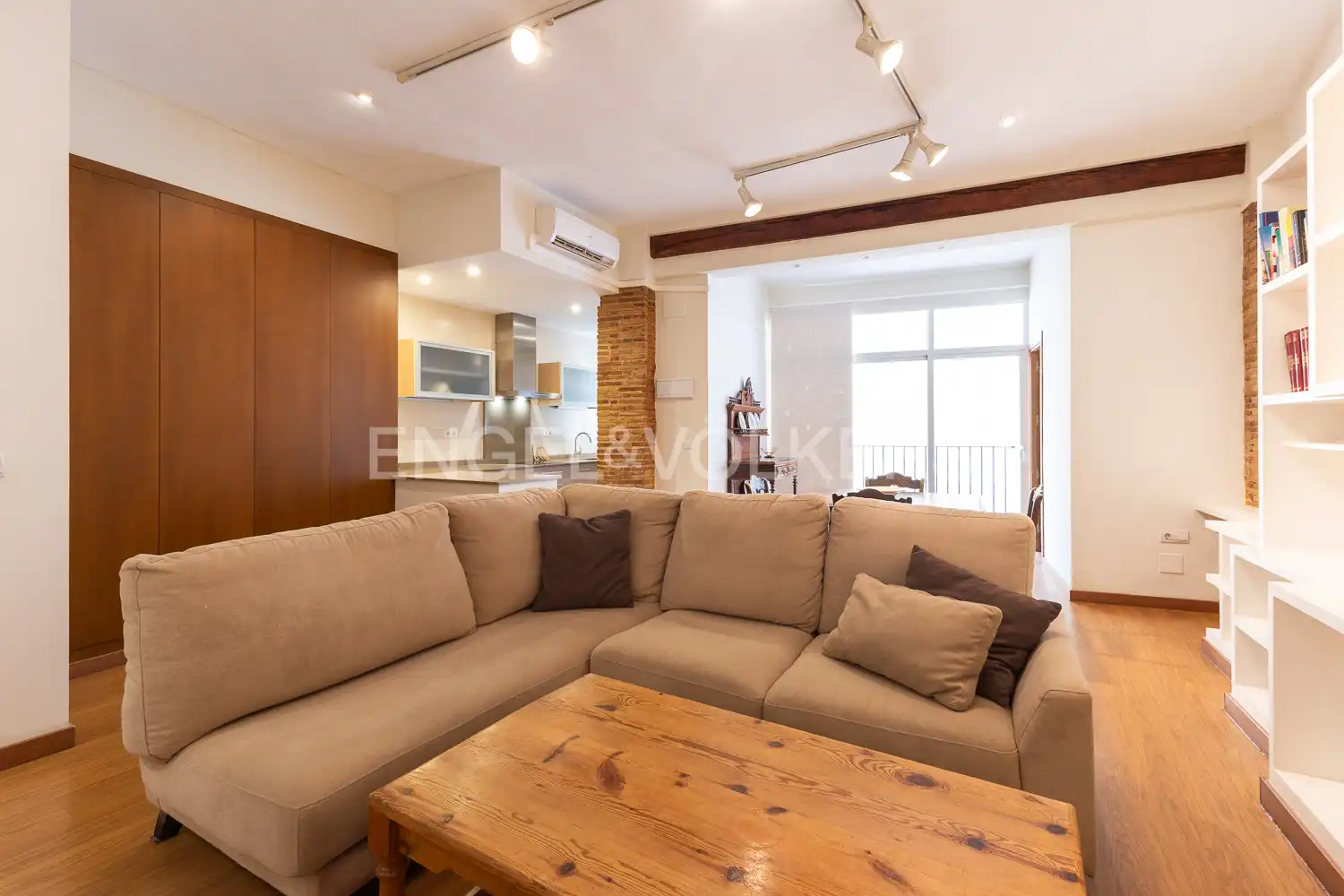 Living room of Flat for rent in Valencia  with Air Conditioner, Heating and Furnished