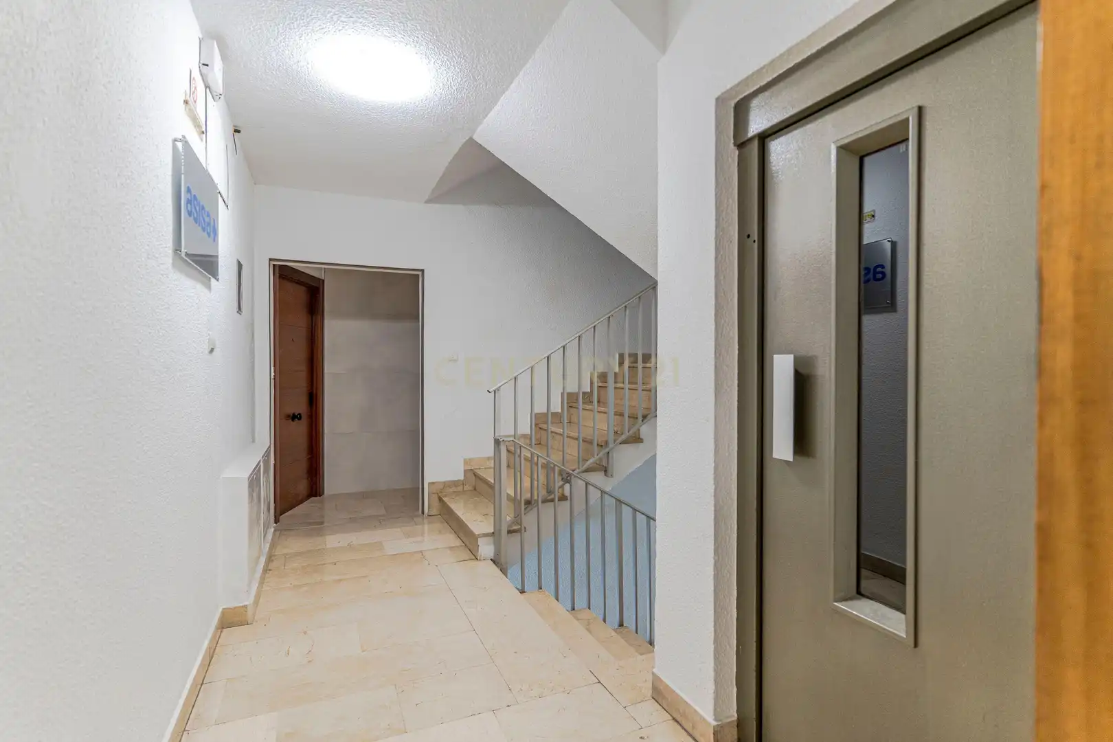 Büro zum Verkauf in Granada mit Klimaanlage und Abstellraum