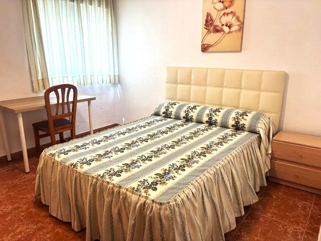 Habitación de Piso en venta en Madrid con Calefacción