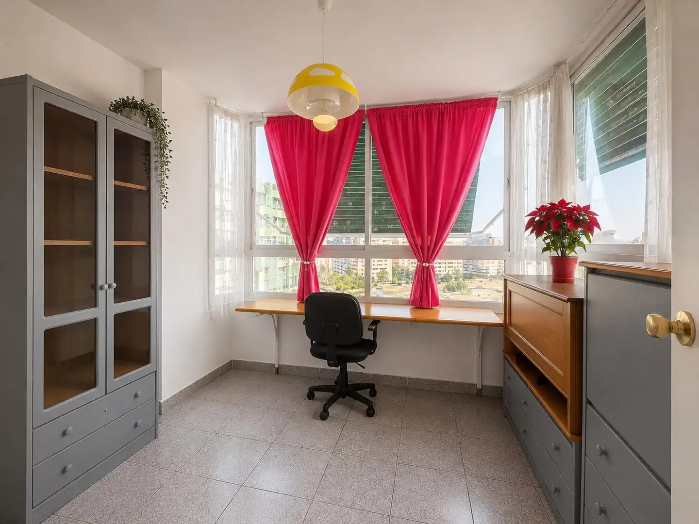 Dormitori de Pis en venda en Málaga amb Aire condicionat, Calefacció i Jardí privat