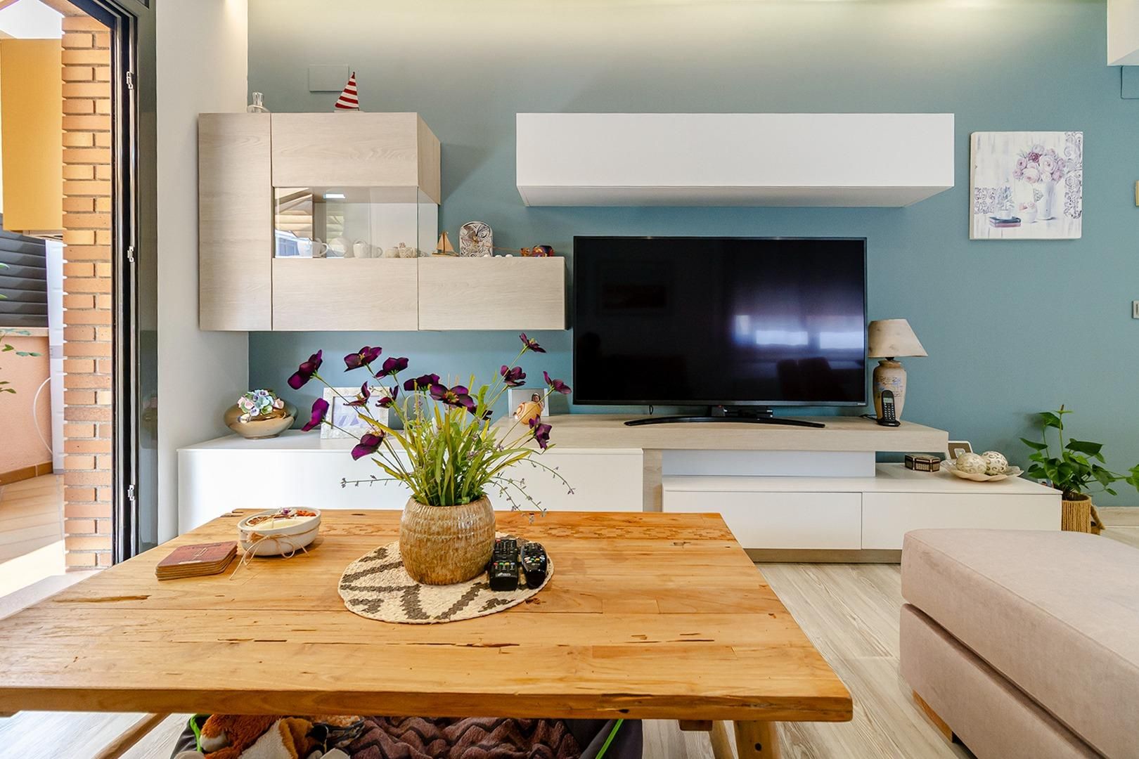 Living room of Planta baja for sale in Castelldefels  with Air Conditioner, Heating and Parquet flooring