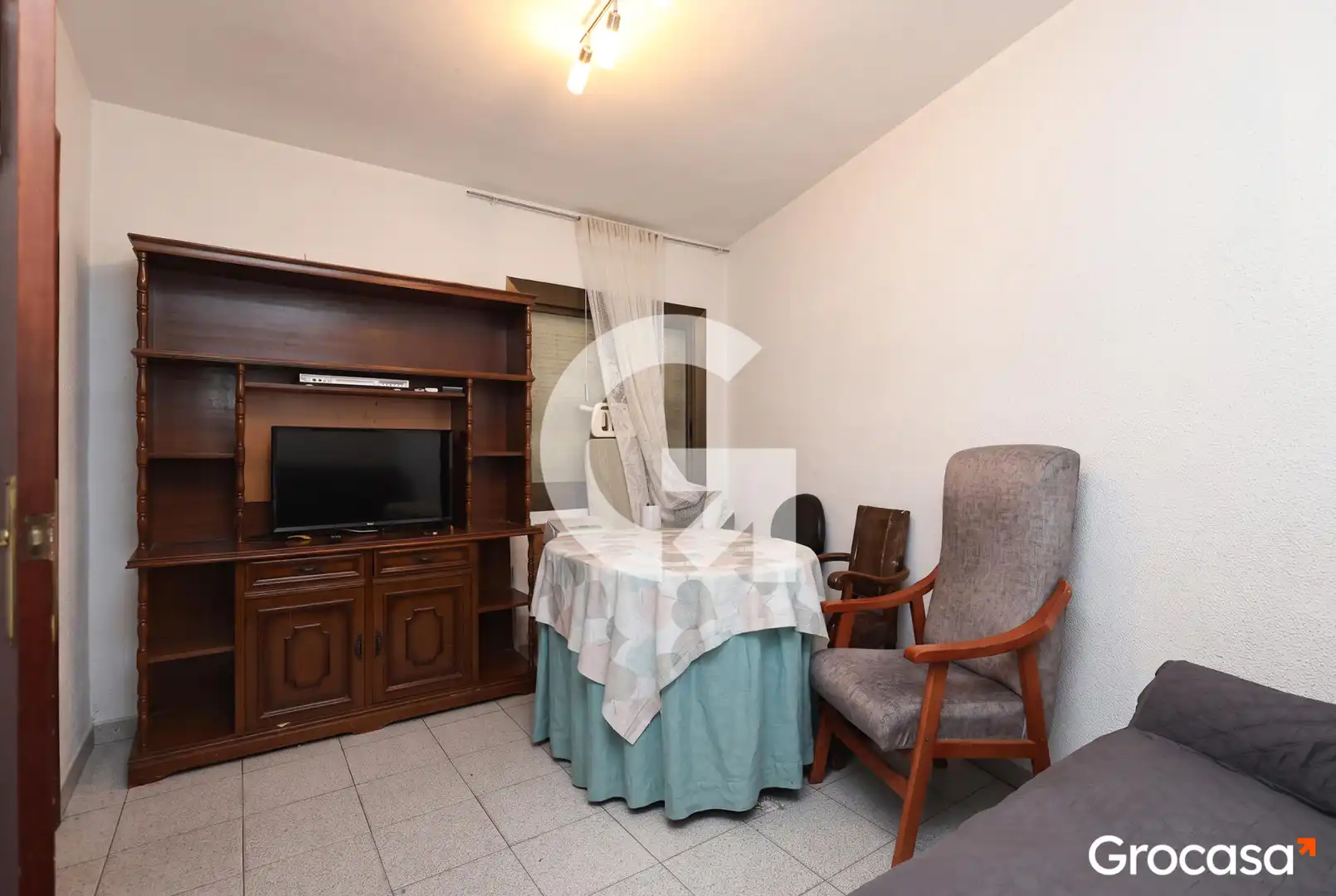 Sala d'estar de Pis en venda en L'Hospitalet de Llobregat amb Moblat, Forn i Balcó
