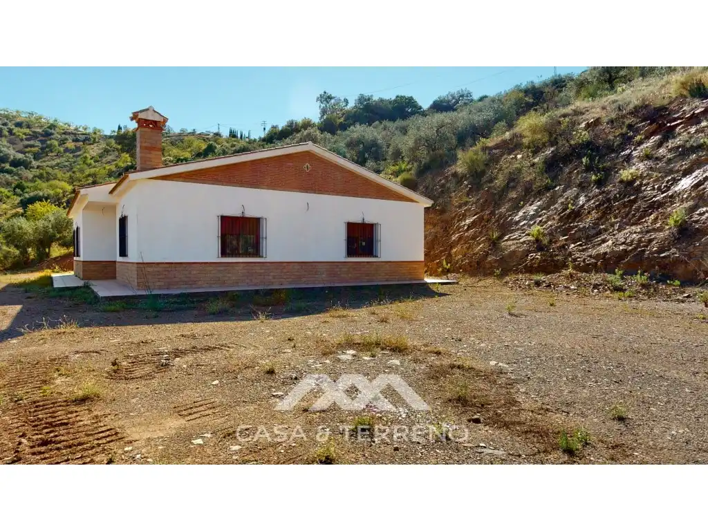 Vista exterior de Casa o xalet en venda en Colmenar amb Aire condicionat
