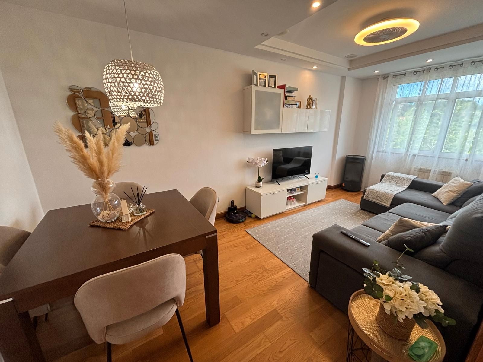 Living room of Flat for sale in Ferrol  with Heating, Parquet flooring and Furnished